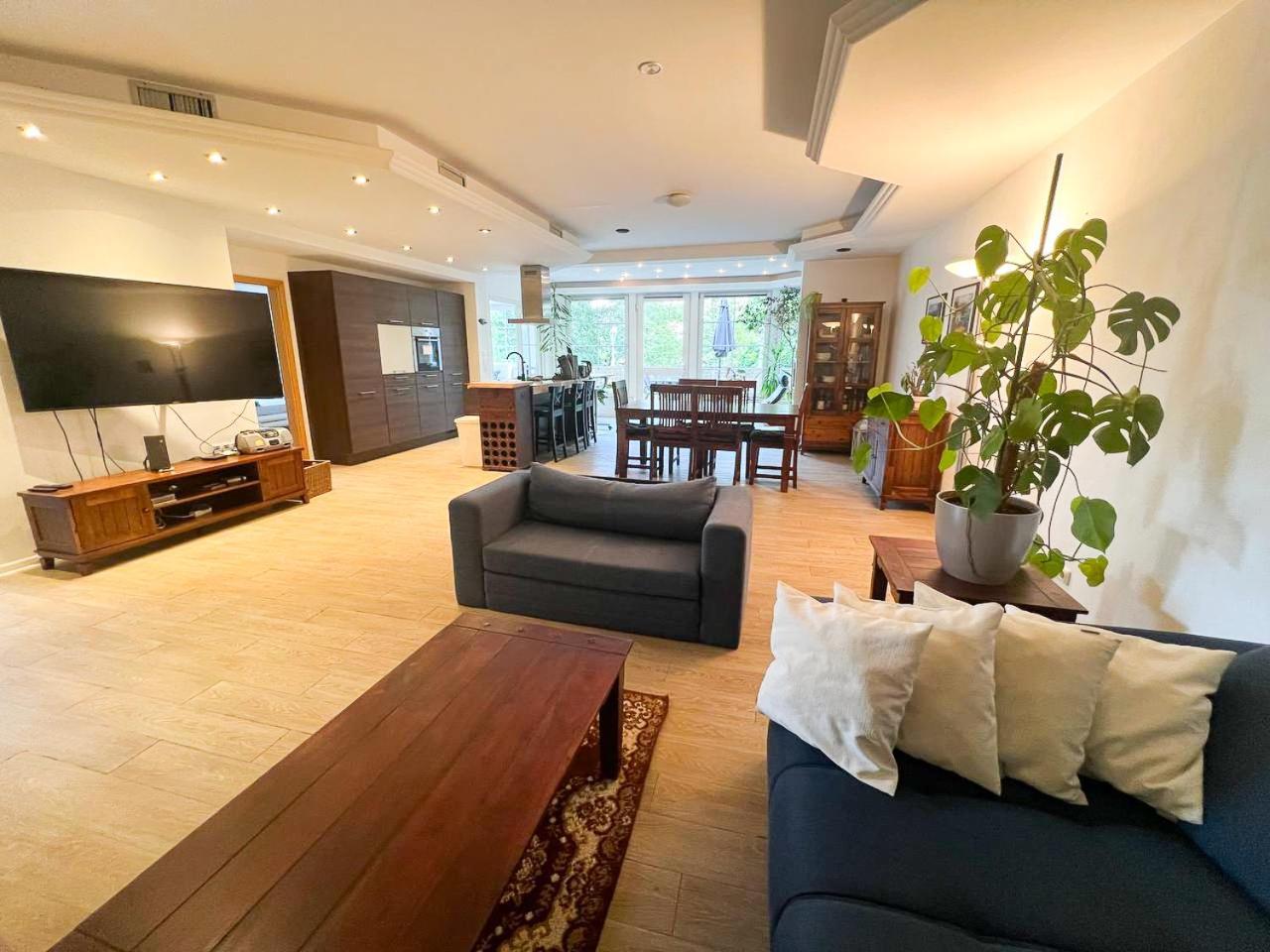 Grosse & Voll Ausgestattete Apartments, Studios, Doppelzimmer, Workspace, Parkplatz, Netflix, Prime & Schnelles Wifi In Ruhiger Lage Mit Garten Rudolstadt Kültér fotó